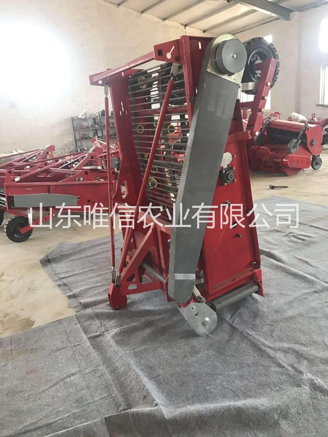 土豆自動(dòng)裝車(chē)收獲機(jī)圖片