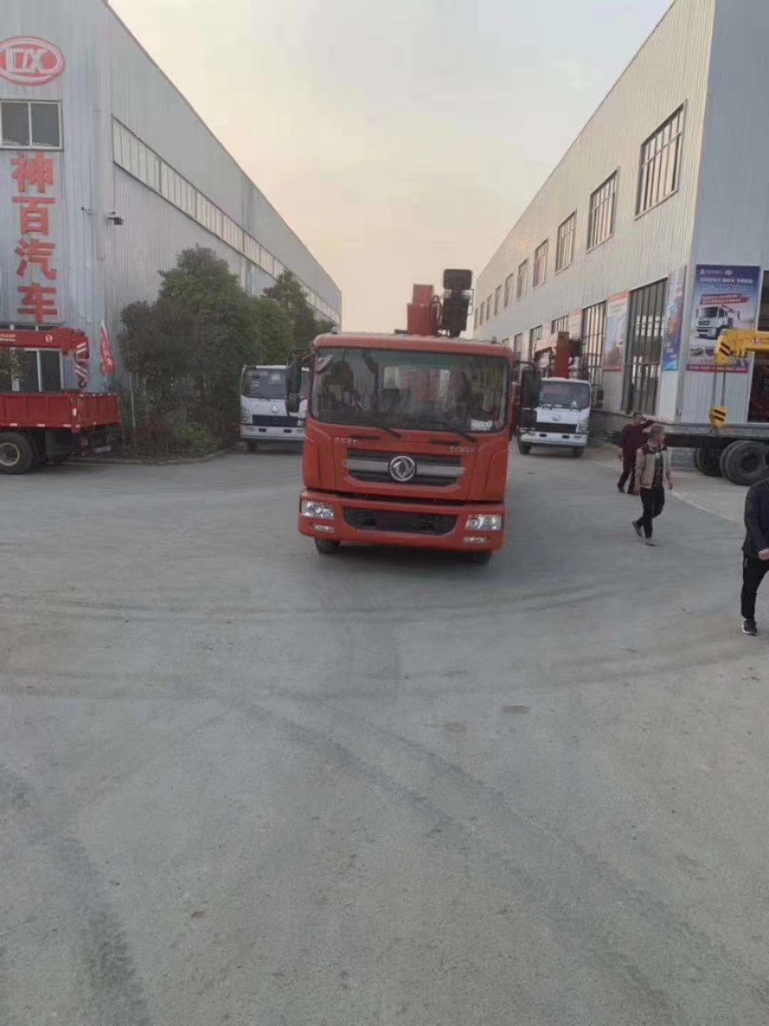 藍(lán)牌隨車吊圖片/藍(lán)牌隨車吊樣板圖 (3)