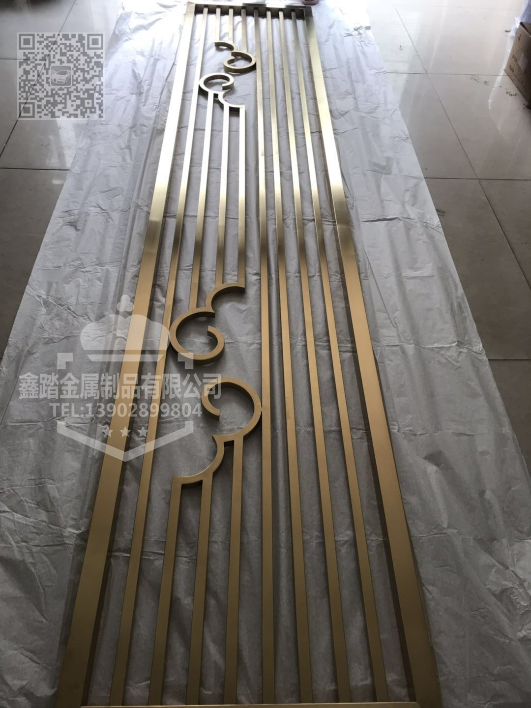 拉絲鈦金不銹鋼格柵圖片