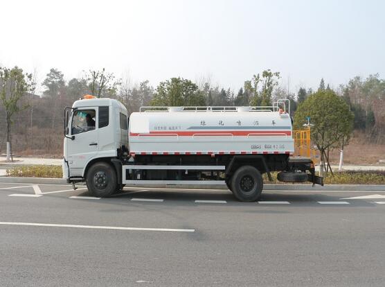東風(fēng)多利卡8方灑水車 環(huán)衛(wèi)灑水車廠家直銷 現(xiàn)車供應(yīng) 包送到包上牌