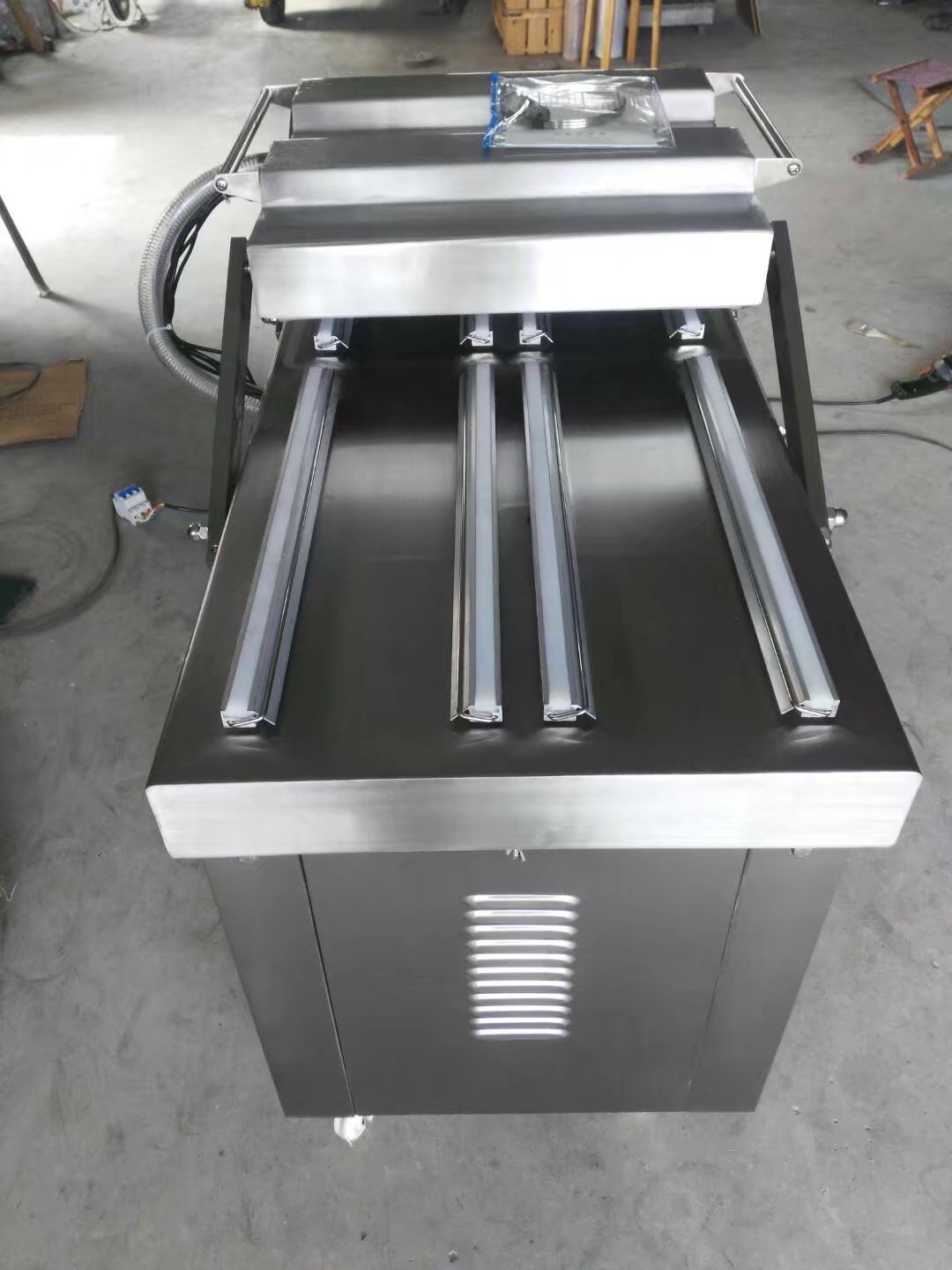 自動(dòng)真空包裝機(jī)圖片/自動(dòng)真空包裝機(jī)樣板圖 (3)