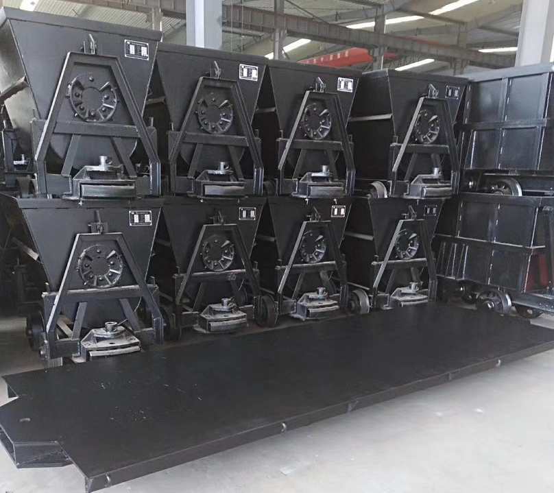 翻轉(zhuǎn)式礦車(chē),礦用翻轉(zhuǎn)式礦車(chē)圖片