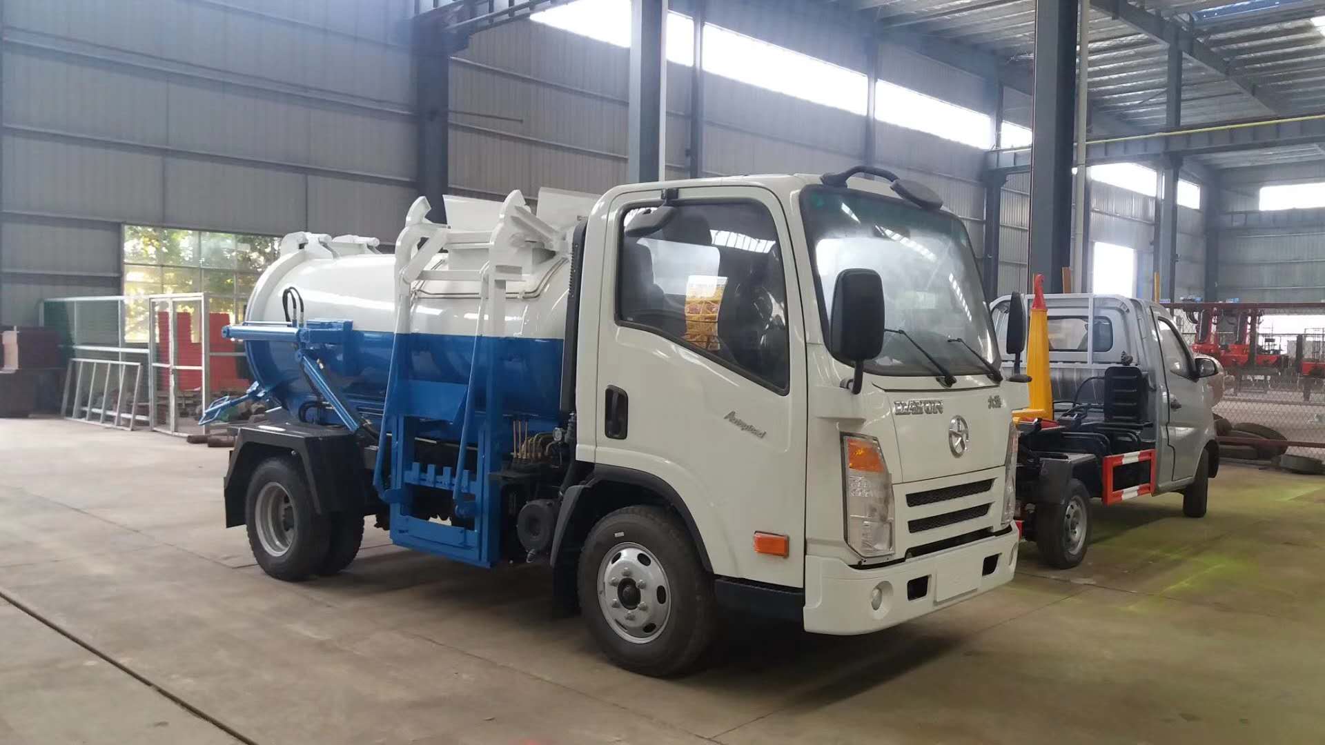 大運(yùn)餐廚垃圾車 江西餐廚垃圾車 大運(yùn)餐廚垃圾車報(bào)價(jià) 大運(yùn)餐廚垃圾車配置