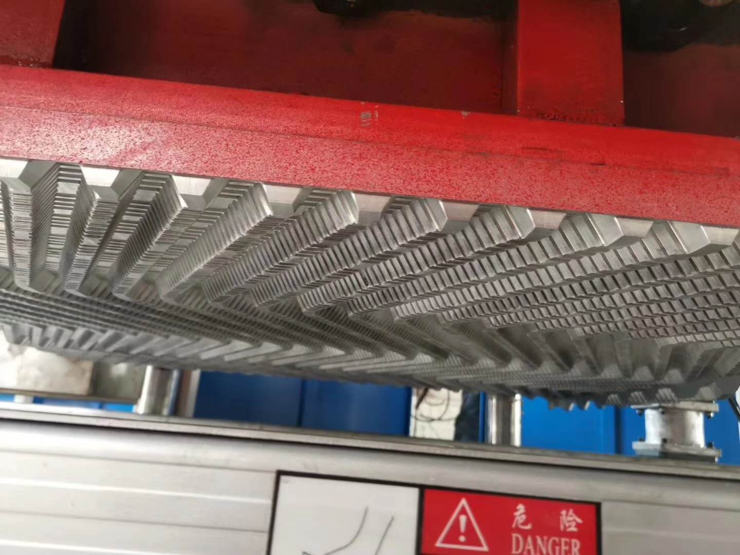 淋水片模壓熱成型機(jī)圖片/淋水片模壓熱成型機(jī)樣板圖 (3)