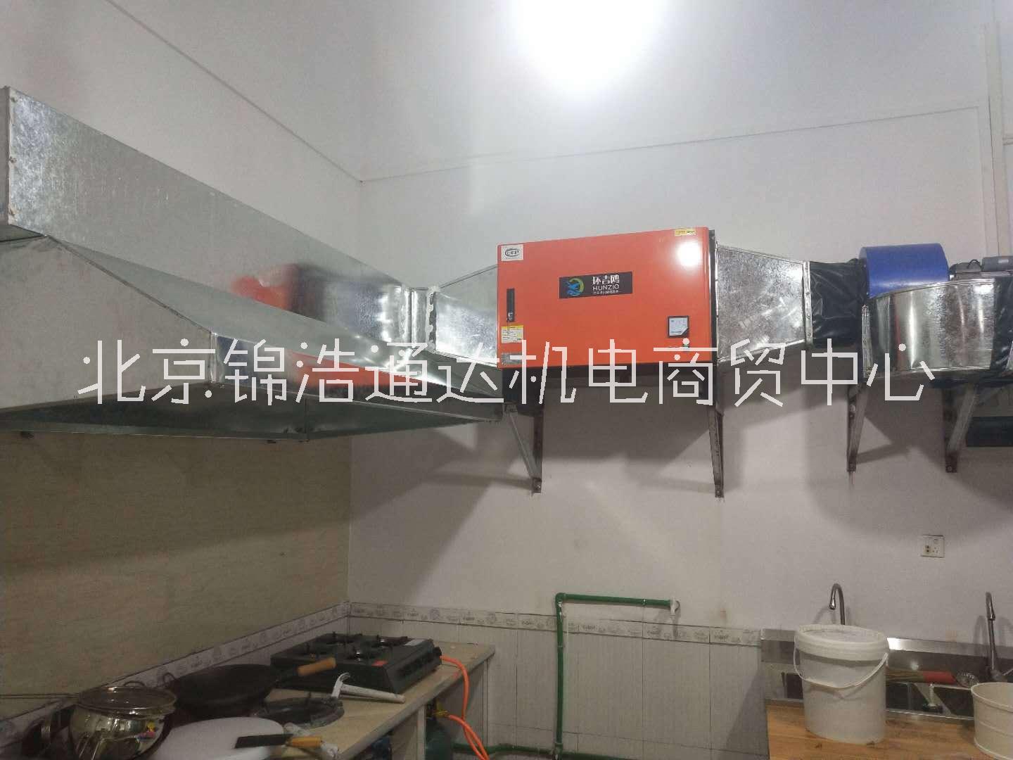 昌平白鐵通風(fēng)管道安裝圖片