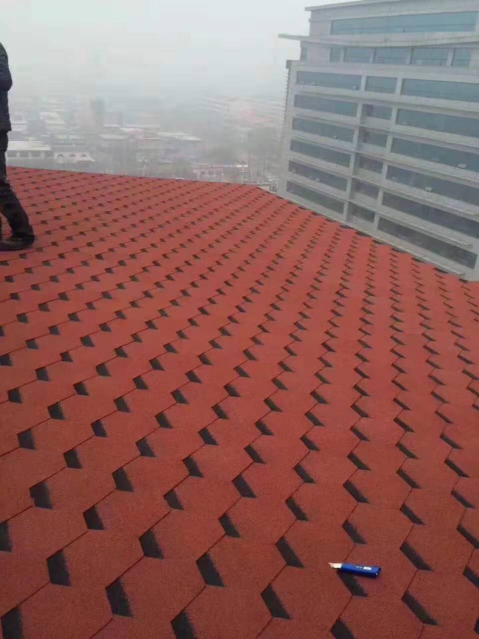 防水油氈瓦自粘瀝青瓦屋面防雨瓦彩色玻纖瓦木屋瓦瓦片/瀝青瓦油氈瓦玻纖瓦木屋別墅彩鋼屋頂屋面瓦防水 油氈瓦 瀝青瓦 屋面瓦