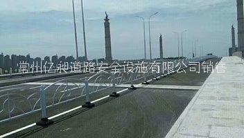 定制江西浙江宁波慈溪湾鸭蛋花式护栏边缘市政道路护栏，停车场护栏