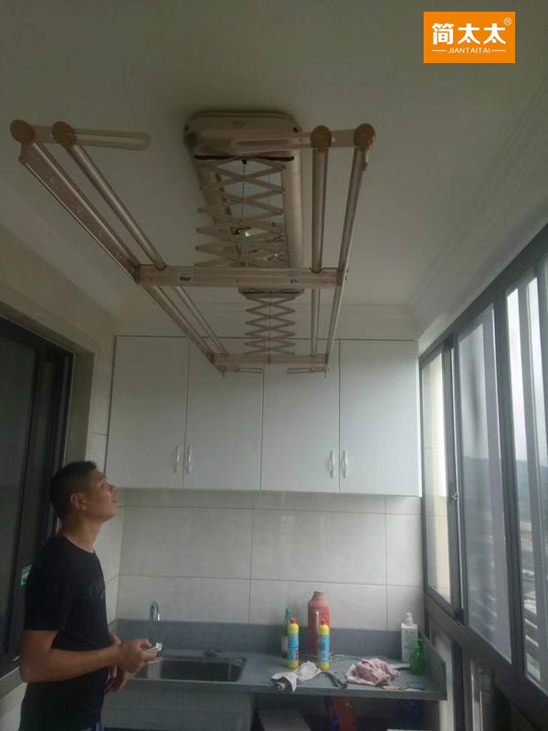 簡(jiǎn)太太晾衣架美觀實(shí)用而且不貴哦圖片