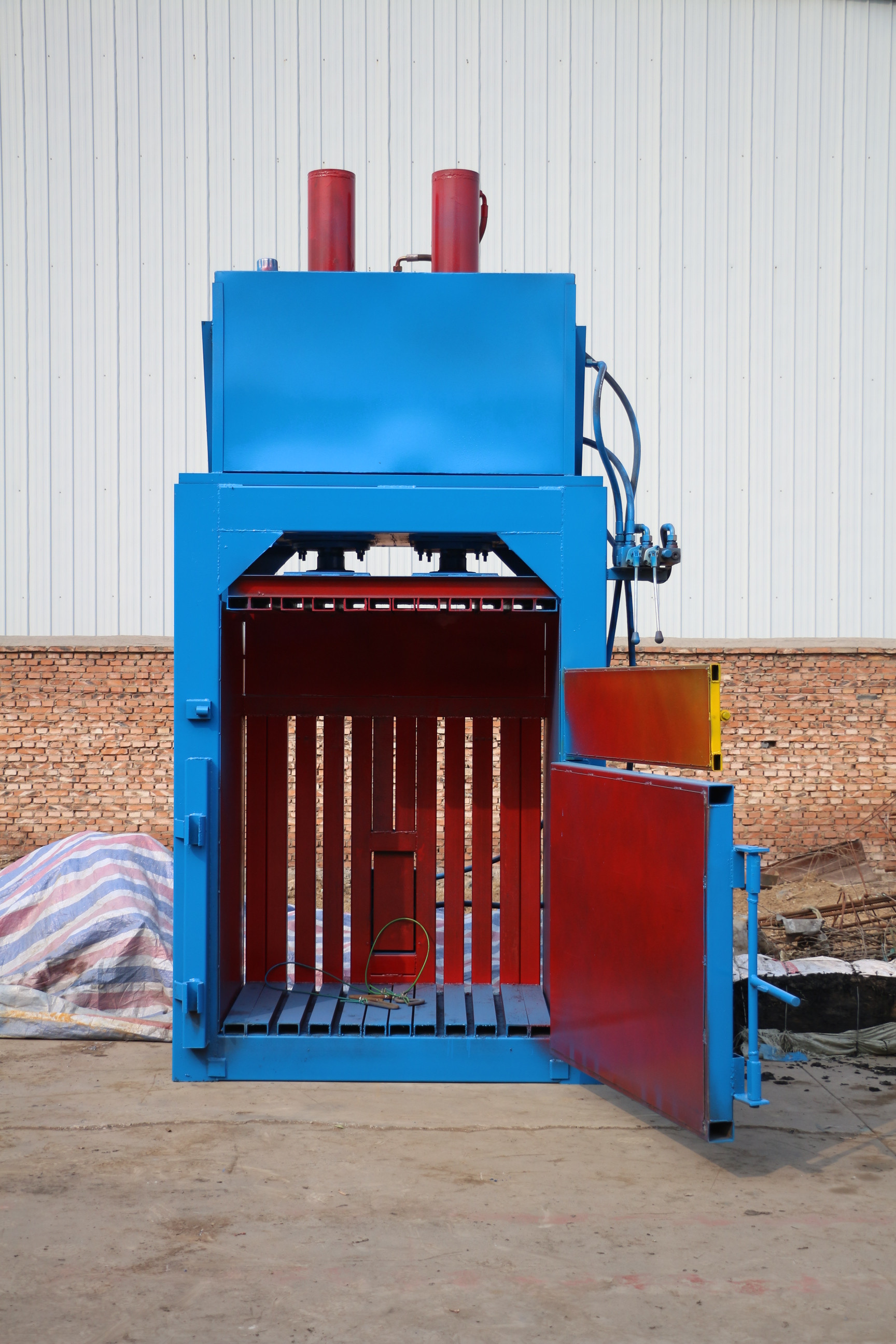 大型液壓打包機圖片