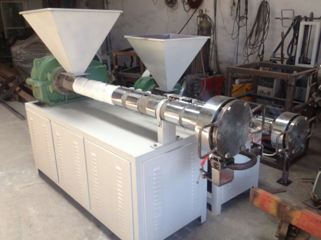 擠出生產(chǎn)線圖片/擠出生產(chǎn)線樣板圖 (1)