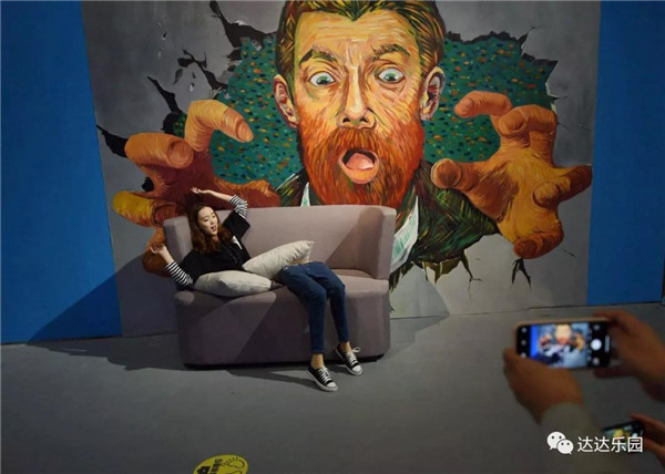 深圳梵高展聚象科技全程提供AR互動技術(shù)支持