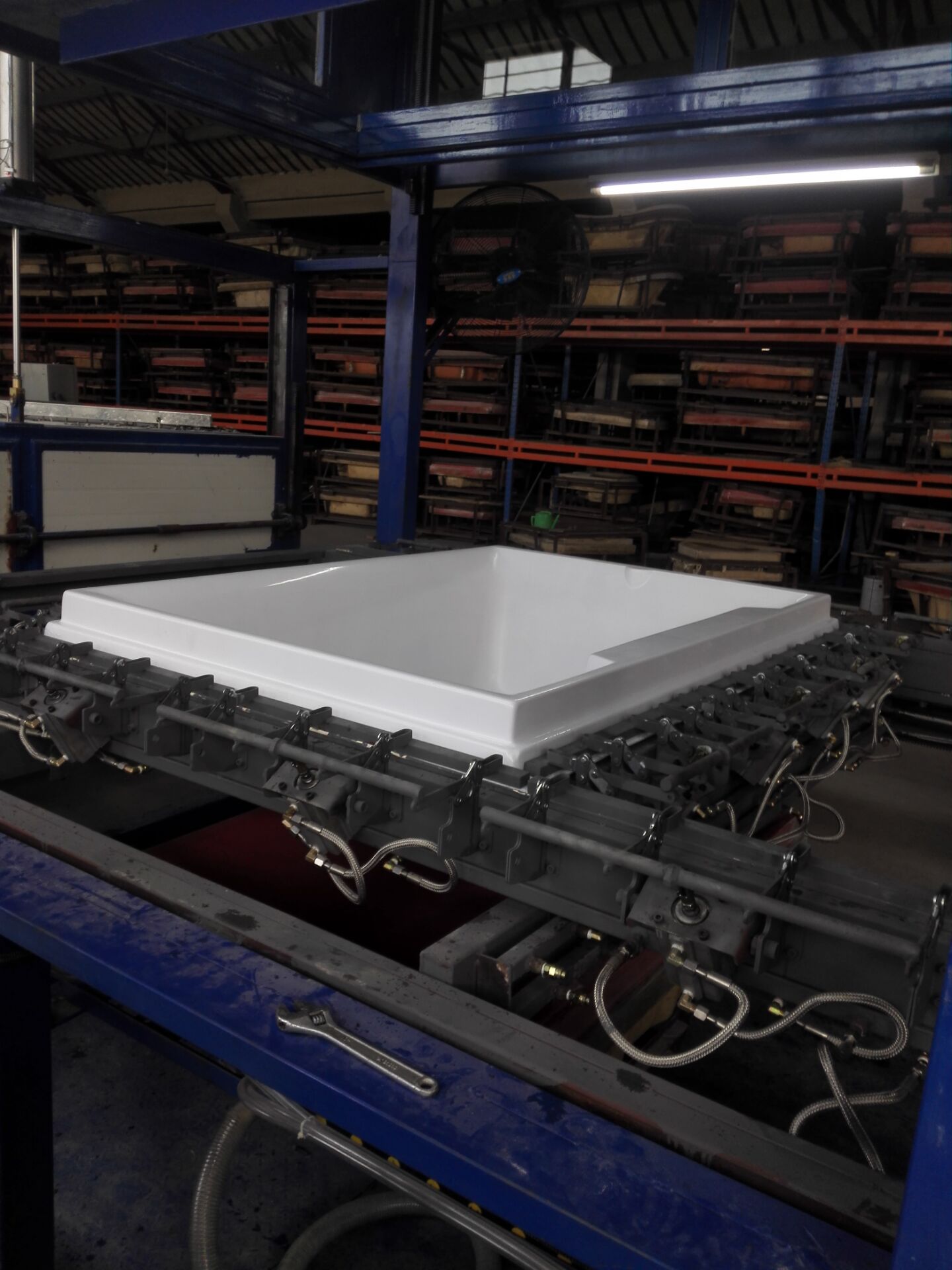 亞克力浴缸設(shè)備成型機(jī)圖片/亞克力浴缸設(shè)備成型機(jī)樣板圖 (4)