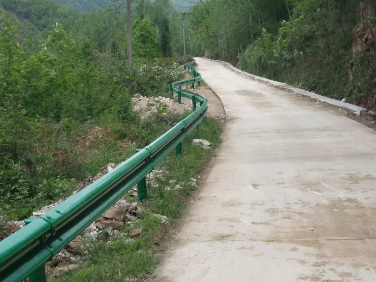 青海波形护栏厂家直销-青海波形护栏批发-青海波形护栏报价图片