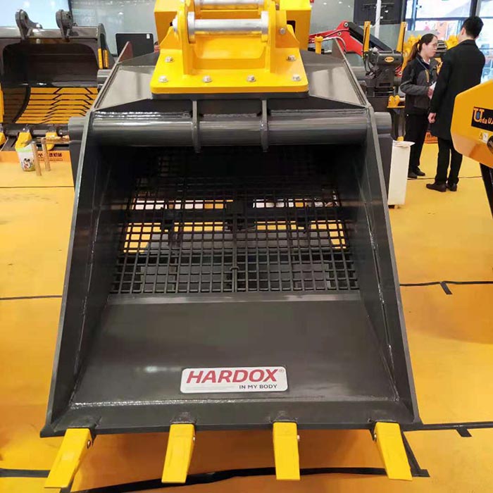 20噸挖機(jī)振動篩分斗 帶土碴土篩分振動水平篩 建筑殘土振動篩分設(shè)備