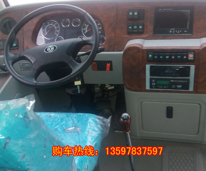 56座校車圖片/56座校車樣板圖 (4)