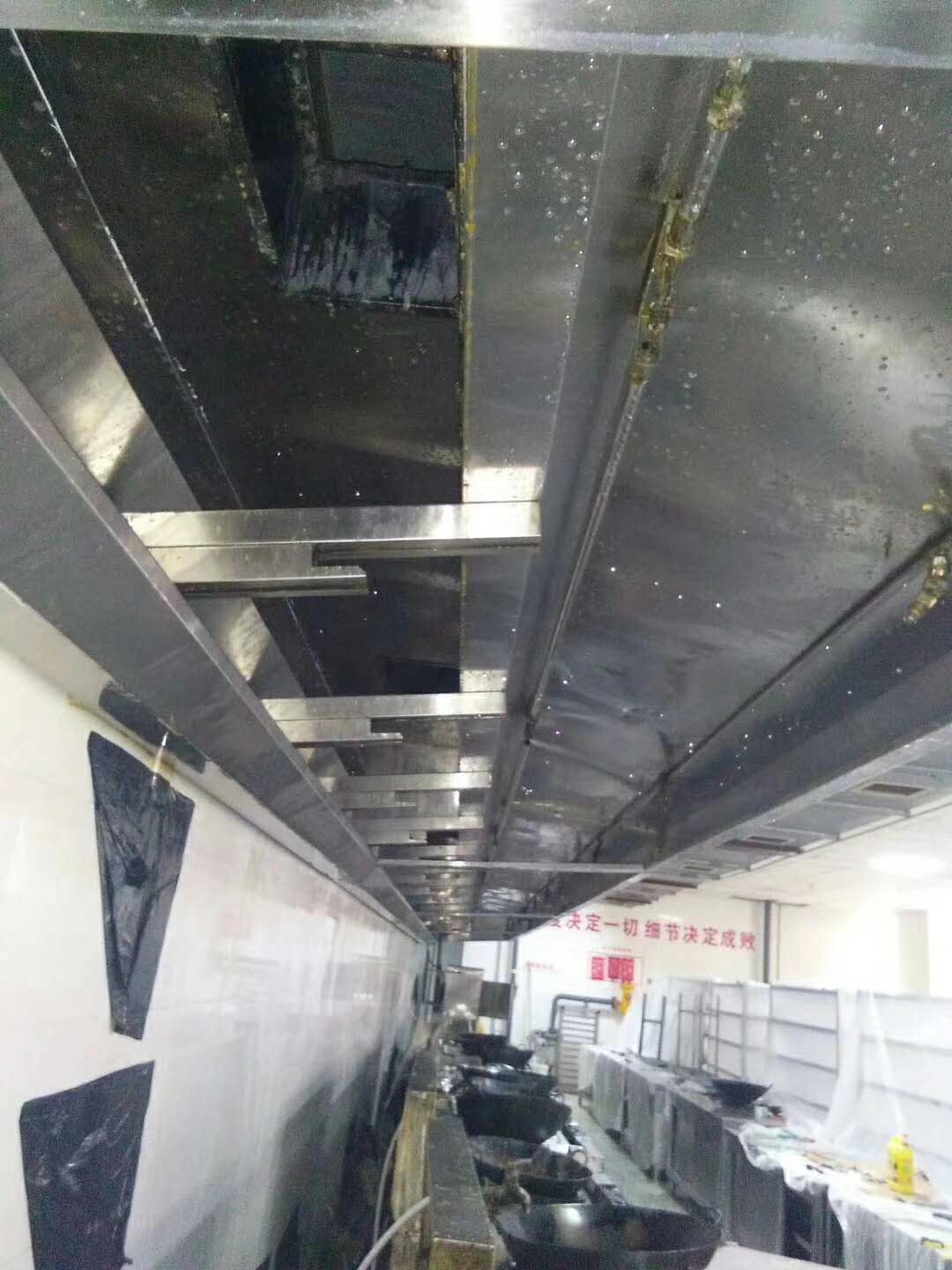 西安學(xué)校食堂油煙罩管道清洗公司