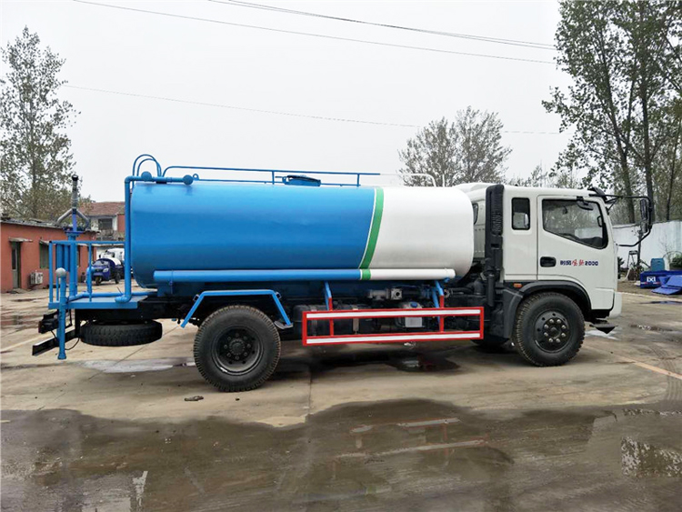 時(shí)風(fēng)風(fēng)馳1800型10噸灑水圖片/時(shí)風(fēng)風(fēng)馳1800型10噸灑水樣板圖 (3)