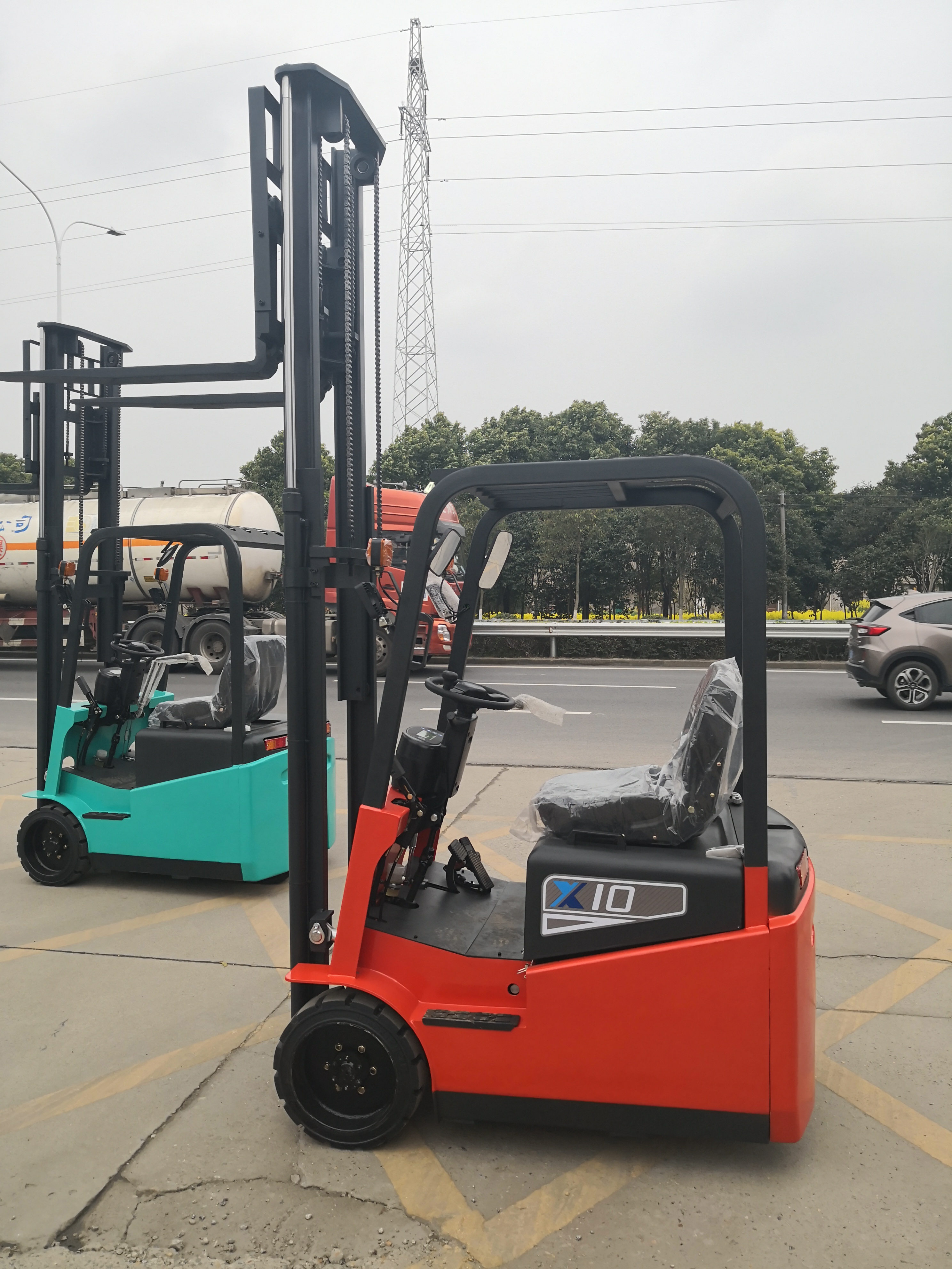 1T三輪電動堆高車圖片/1T三輪電動堆高車樣板圖 (4)