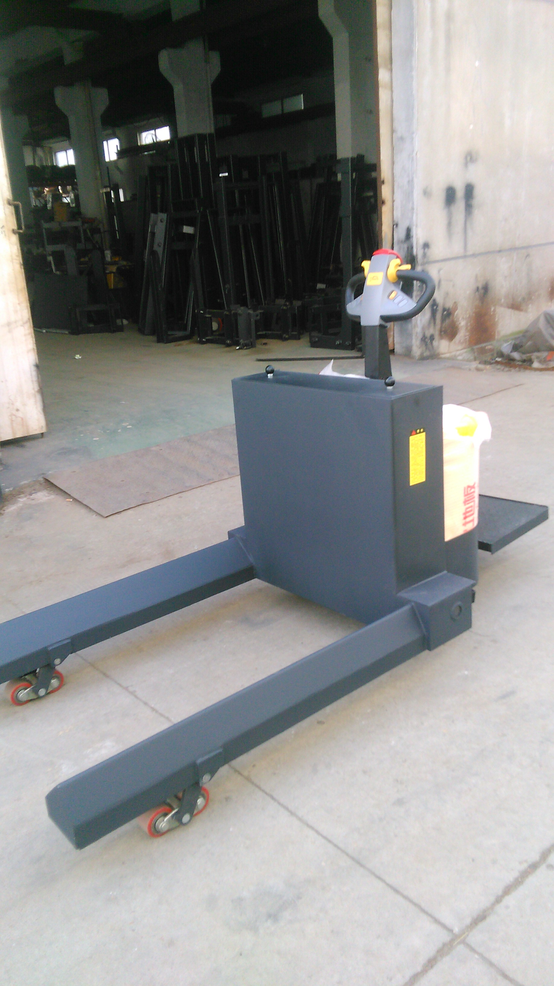 紙筒搬運車圖片/紙筒搬運車樣板圖 (2)