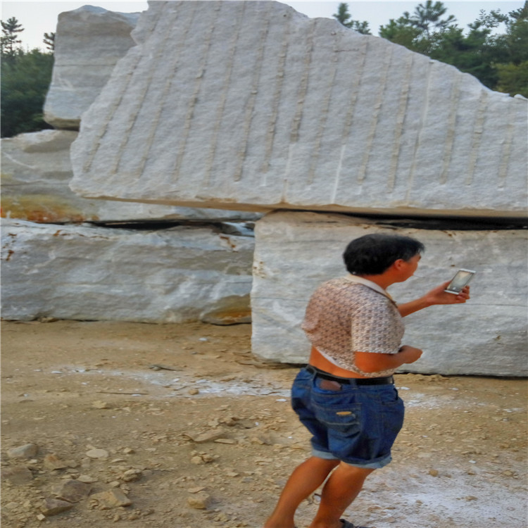 水晶白荒料圖片/水晶白荒料樣板圖 (2)