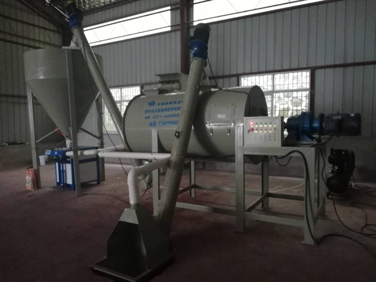 環(huán)保型干粉攪拌設(shè)備圖片