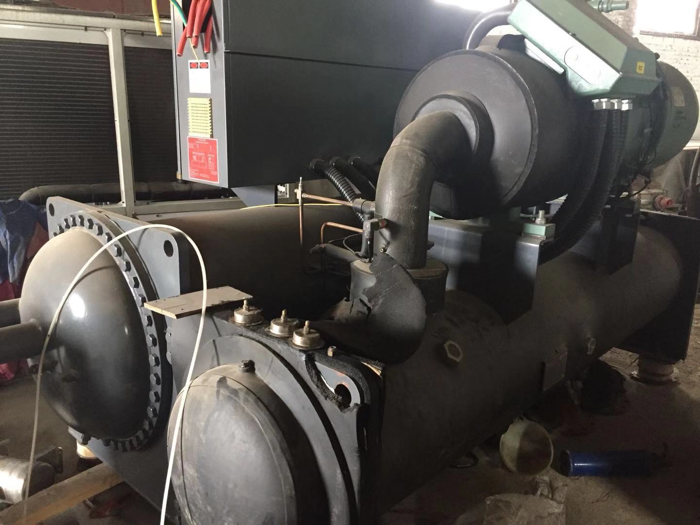 螺桿冷水機(jī)組圖片/螺桿冷水機(jī)組樣板圖 (2)