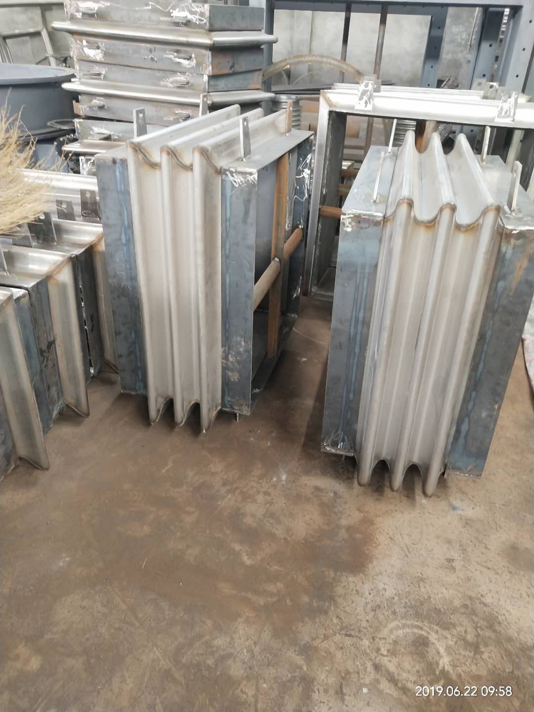 金屬補(bǔ)償器 鑫中浩 金屬膨脹節(jié)電廠管道*