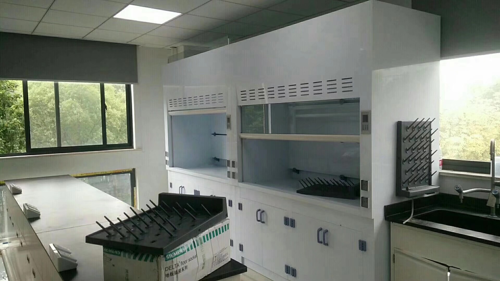 口罩廠實(shí)驗(yàn)臺(tái)圖片/口罩廠實(shí)驗(yàn)臺(tái)樣板圖 (2)