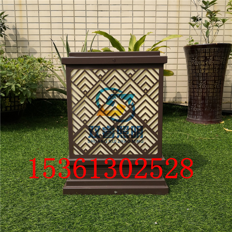 園林房地產(chǎn)供應(yīng)柱頭燈圖片
