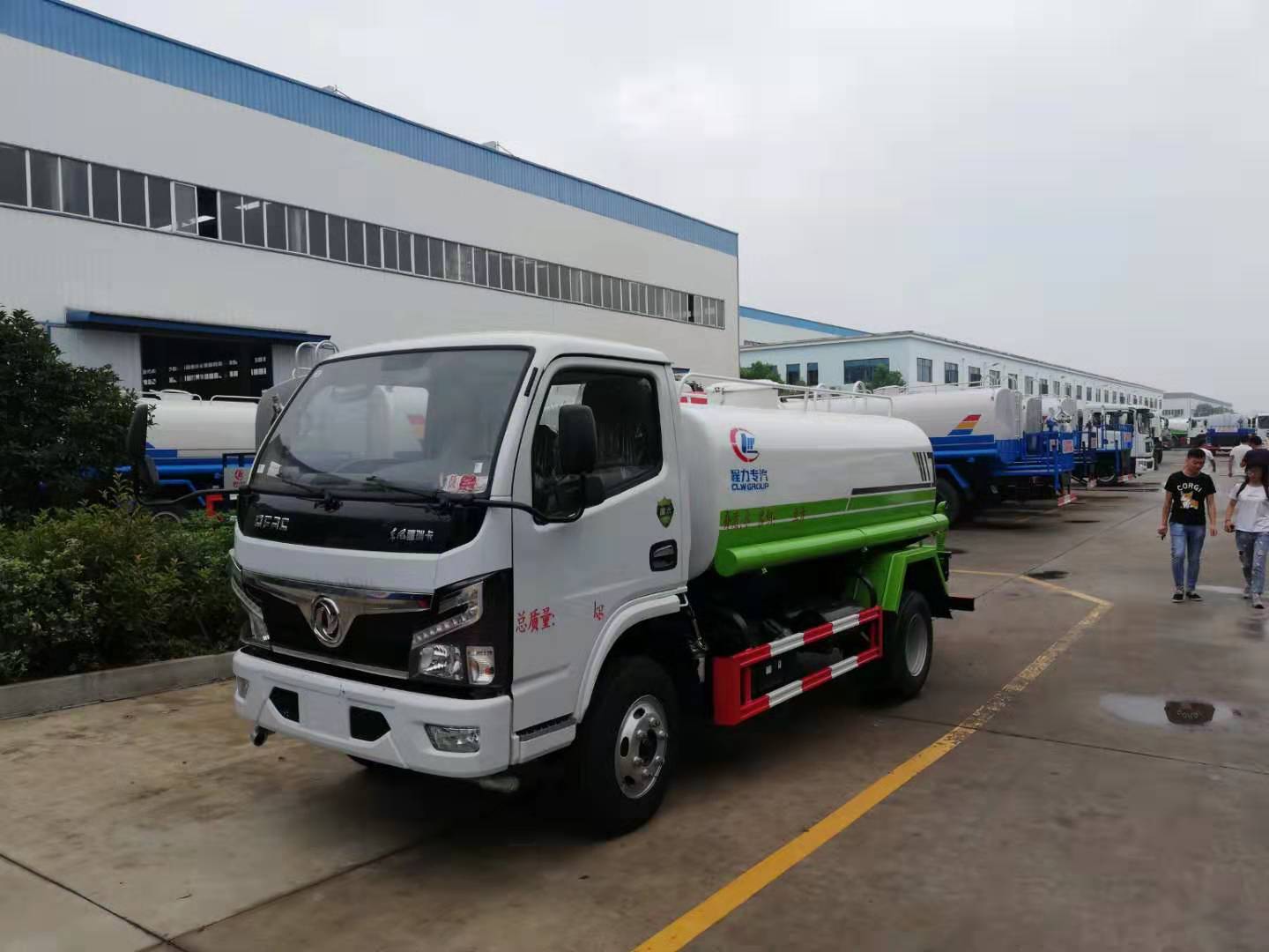 東風灑水車噴灑車圖片