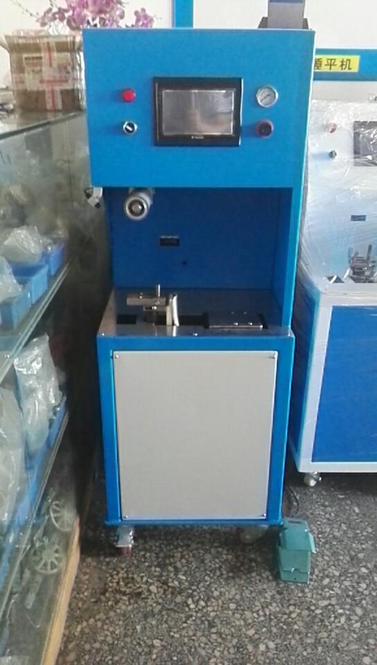 滾輪式自動(dòng)氣壓入楦機(jī)圖片