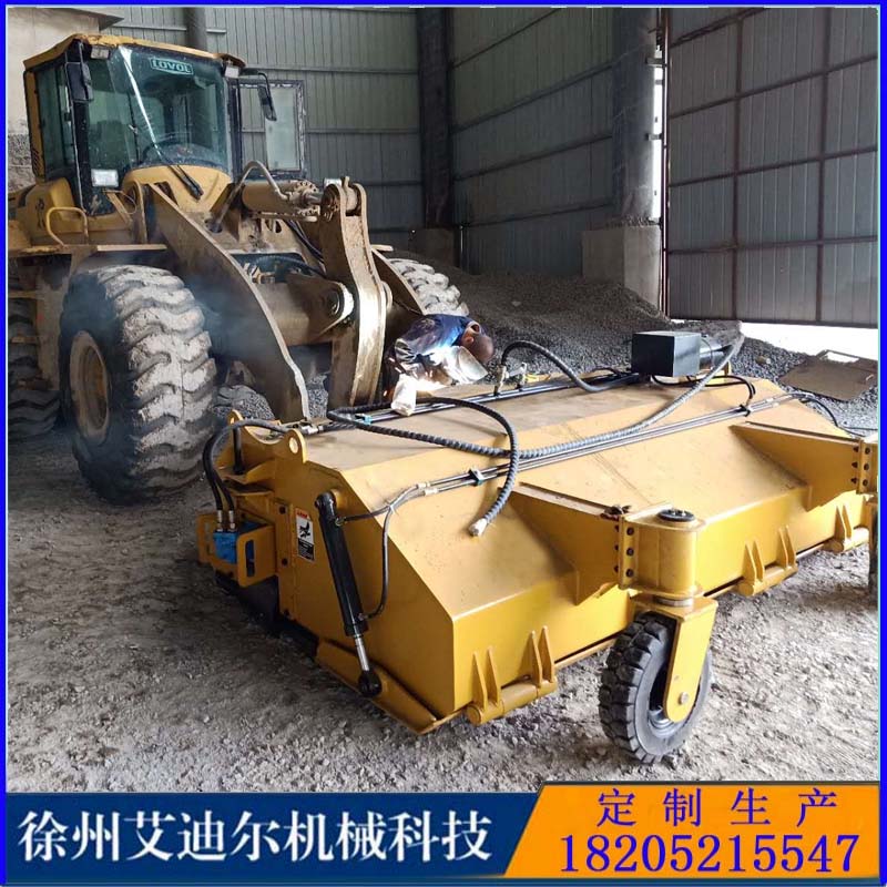 裝載機(jī)清掃器掃地機(jī)圖片