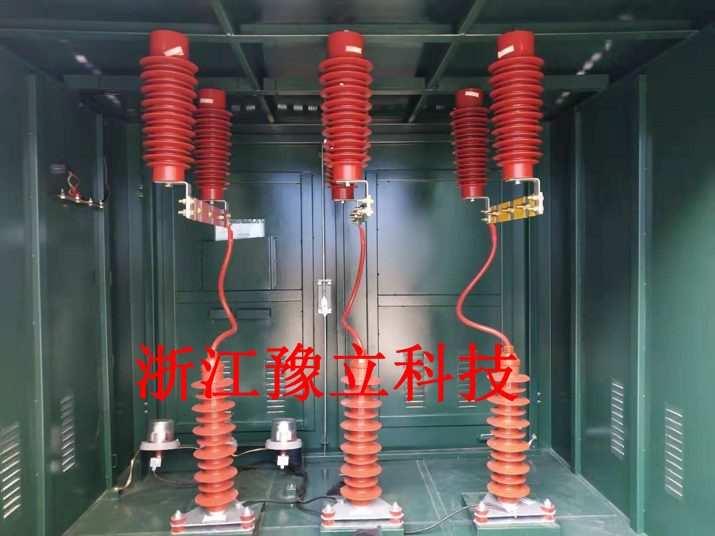 10KV電纜分接箱銅排連接圖片