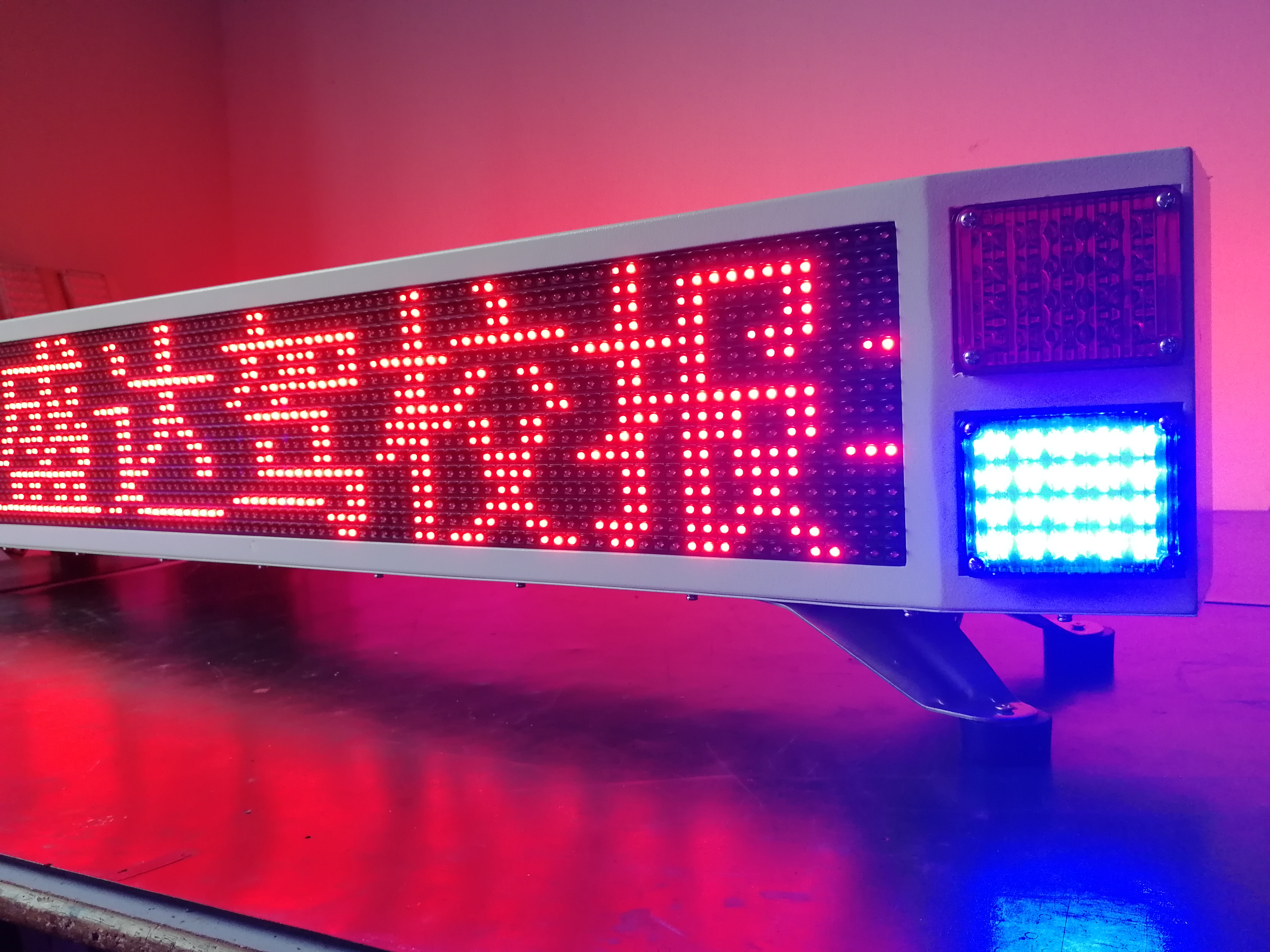 駕校車LED顯示屏報(bào)價(jià)，價(jià)格，生產(chǎn)廠家，直銷商【深圳市萬(wàn)安通科技有限公司】