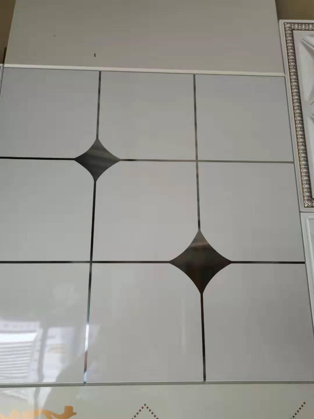 600*600鋁扣板圖片