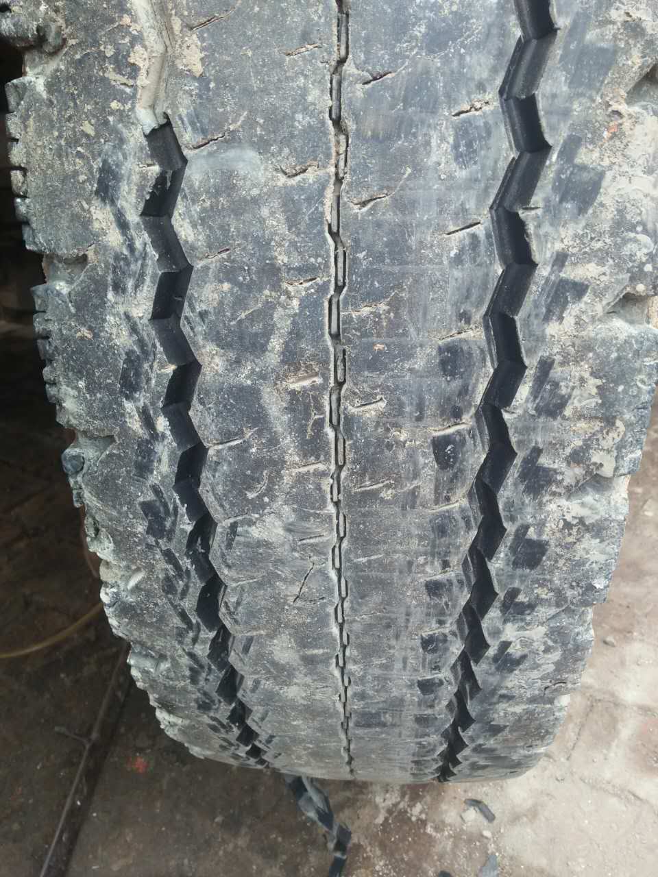 貨車輪胎翻新圖片/貨車輪胎翻新樣板圖 (3)