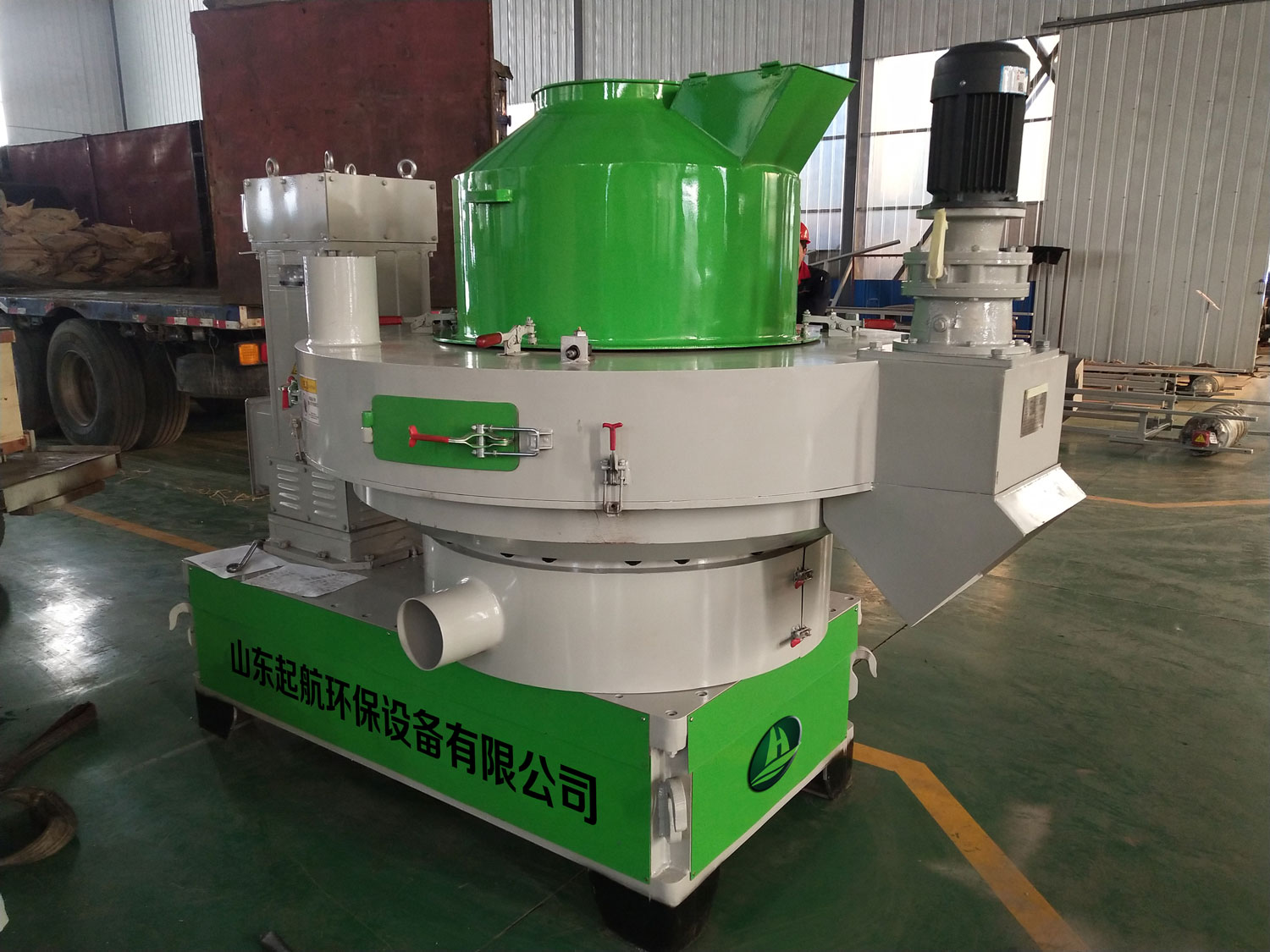 山東起航560立式環(huán)模秸稈顆粒機圖片