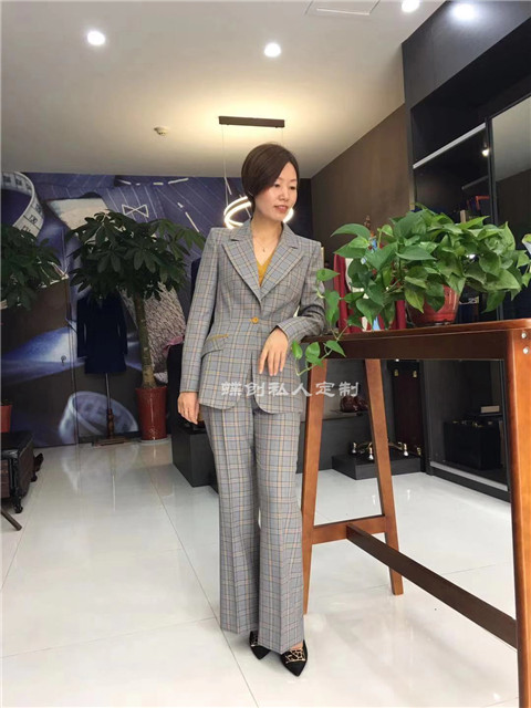 南京商務(wù)職業(yè)套裝 時(shí)尚女裝定制 南京商務(wù)西裝訂制店 ??  ?