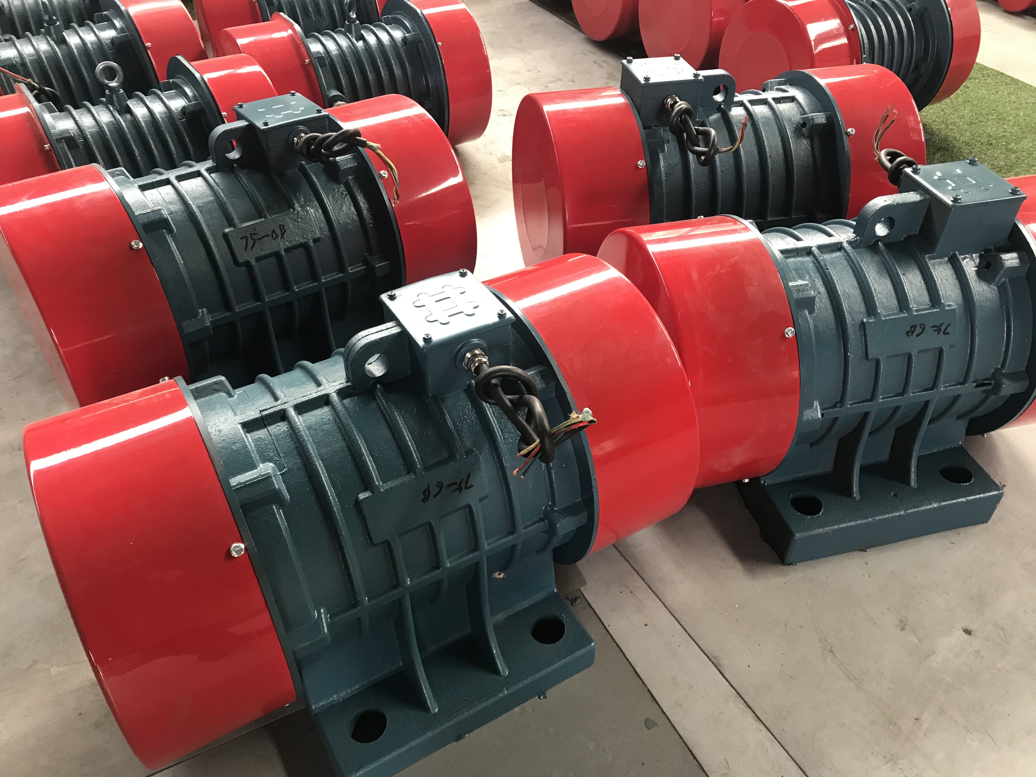 標準YJDX-40-6B振動電機 電機功率3.0KW參數(shù)表