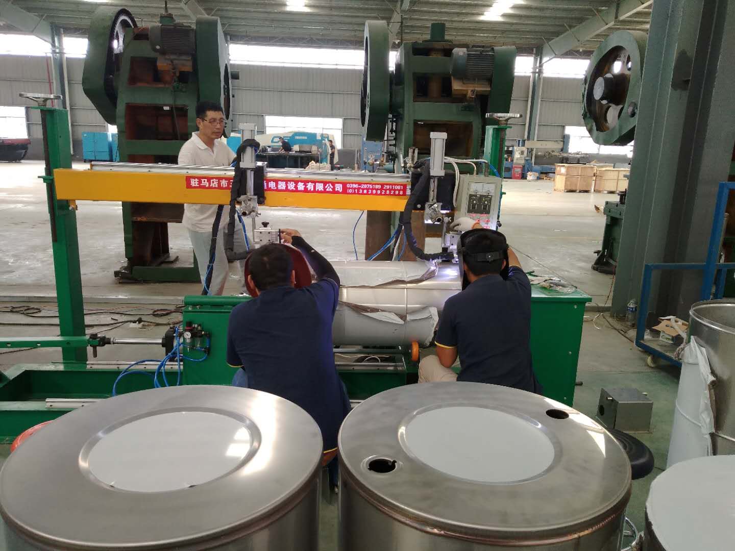 不銹鋼壓力罐直縫自動(dòng)焊機(jī) 、啤酒罐環(huán)縫自動(dòng)焊機(jī) 、不銹鋼壓力罐絲口自動(dòng)焊機(jī)、 不銹鋼自動(dòng)焊接機(jī)