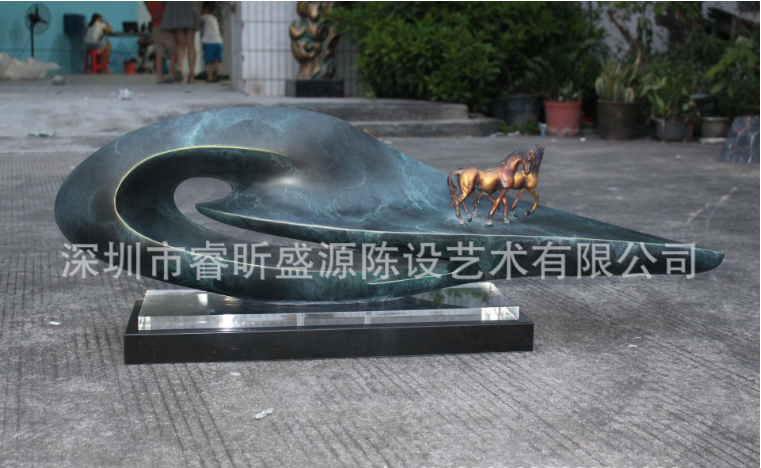 東莞廠家定制大型玻璃鋼雕塑報(bào)價(jià) 哪家價(jià)格便宜