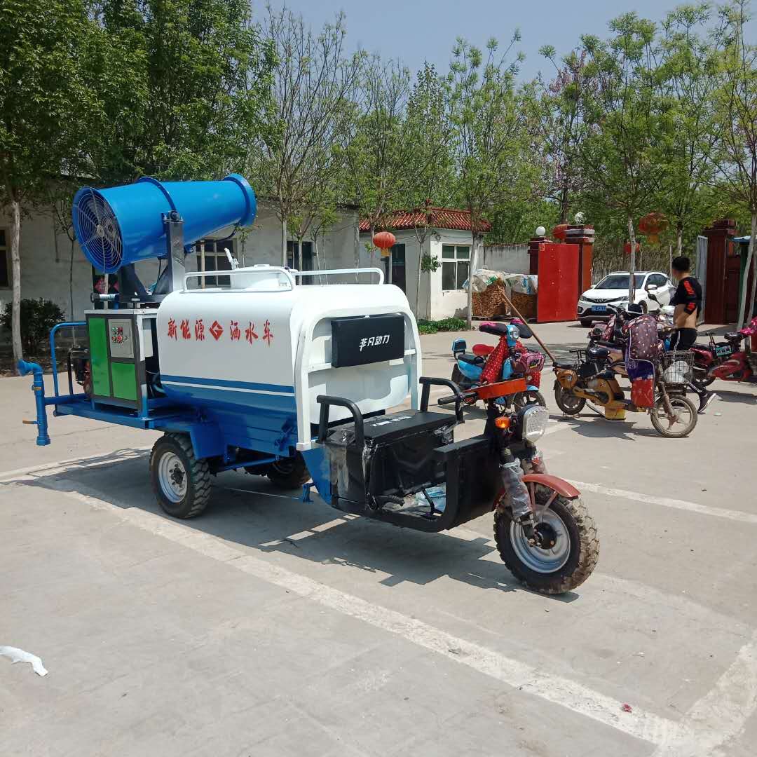 小型灑水車(chē)圖片