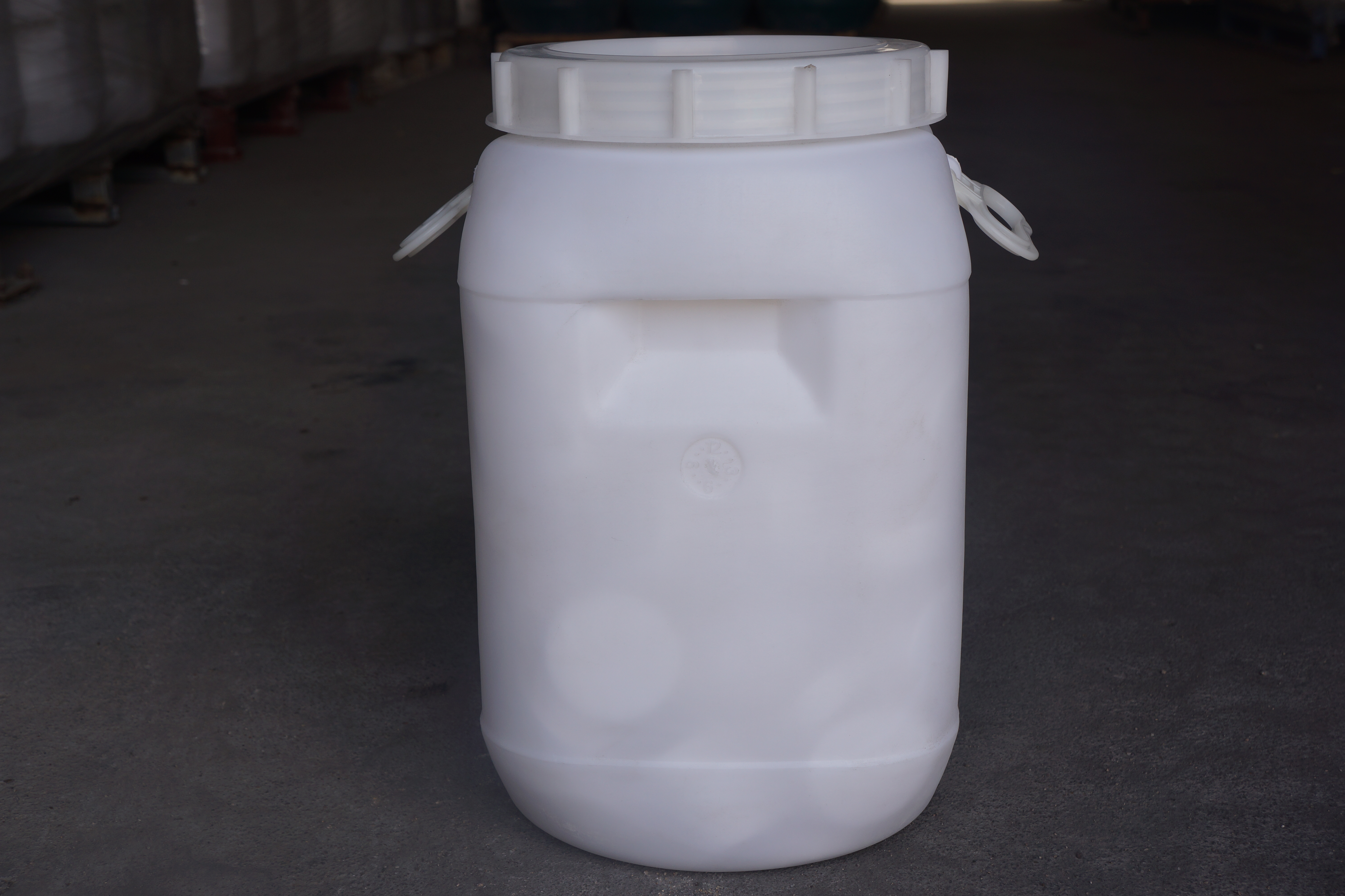 游泳池用氯穩(wěn)定劑圖片