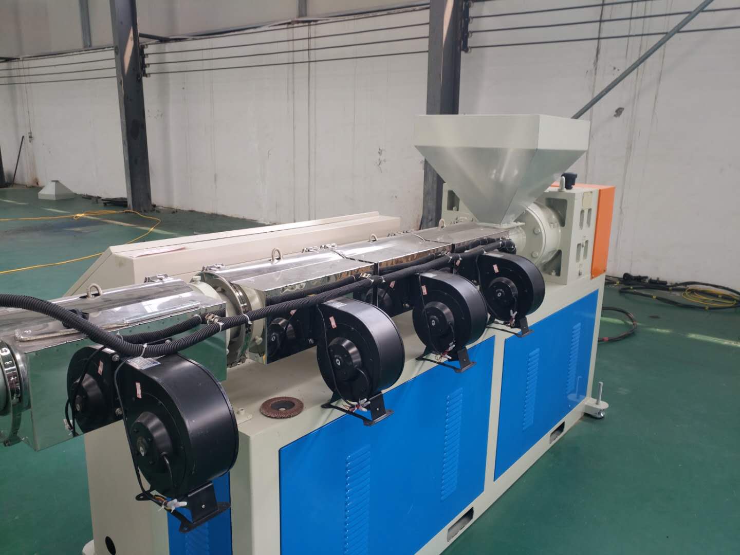 全自動(dòng)絨噴布生產(chǎn)設(shè)備 絨噴布擠出機(jī)價(jià)格-廠家-歡迎來電咨詢