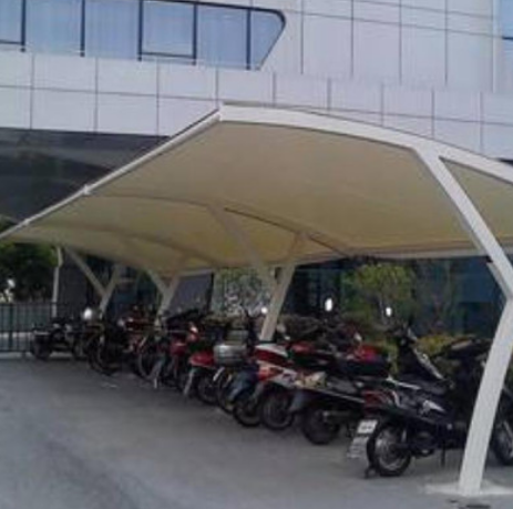 庭院充電樁汽車棚圖片