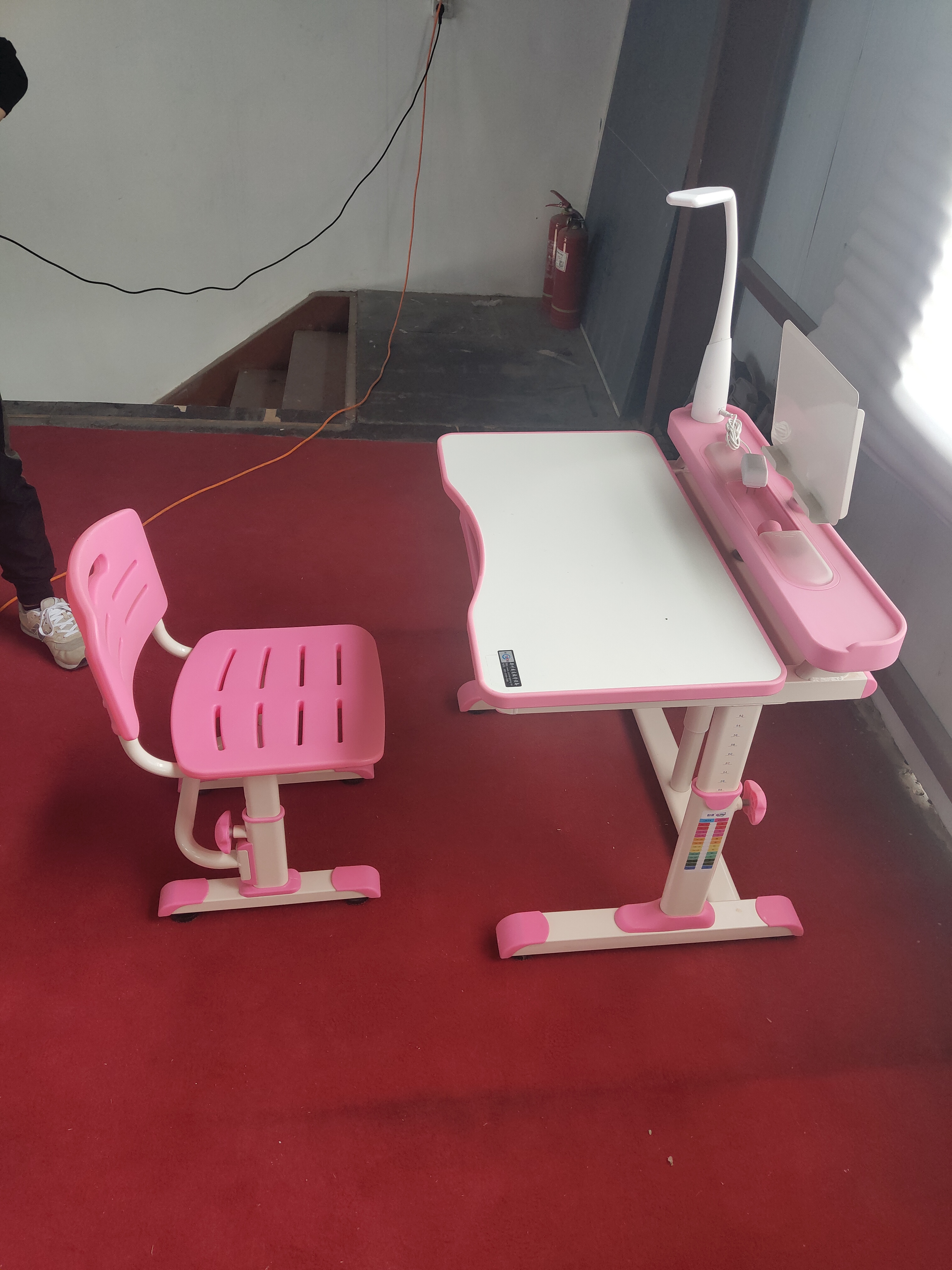學(xué)校桌 家用學(xué)習(xí)桌圖片/學(xué)校桌 家用學(xué)習(xí)桌樣板圖 (3)