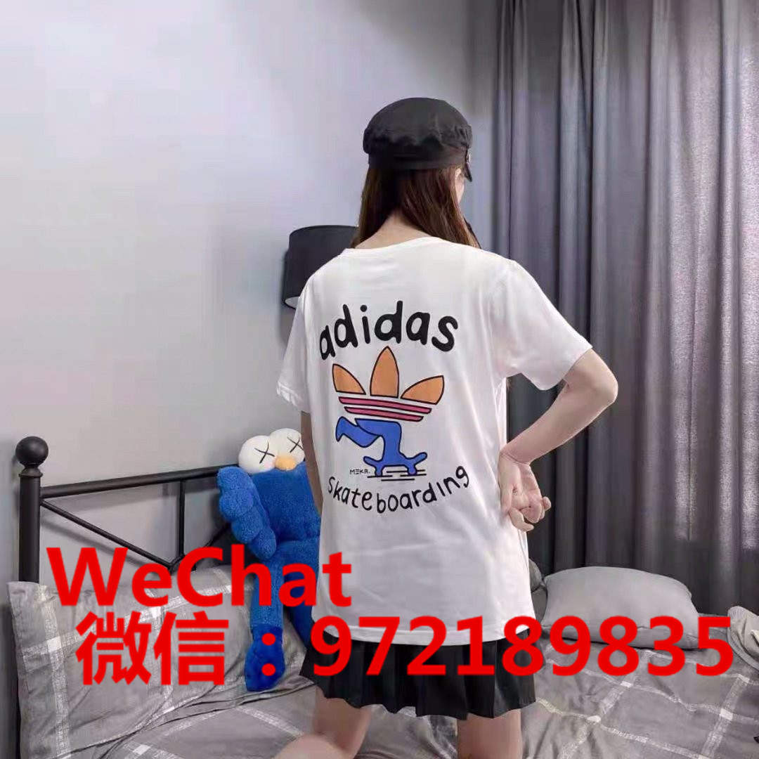 耐克阿迪达斯三叶草T恤运动服图片