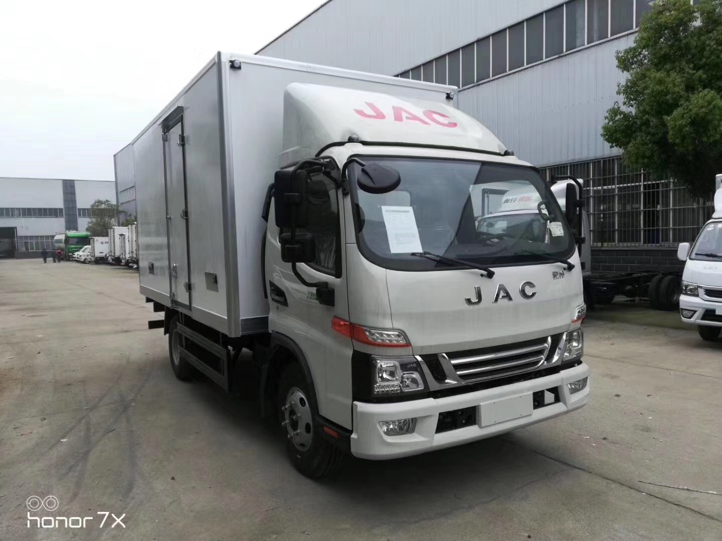 駿鈴V6國六冷藏車