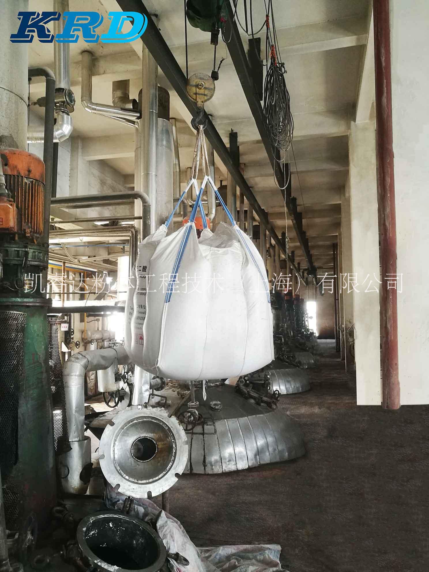 凱睿達(dá)拆包設(shè)備—噸袋拆包機(jī)