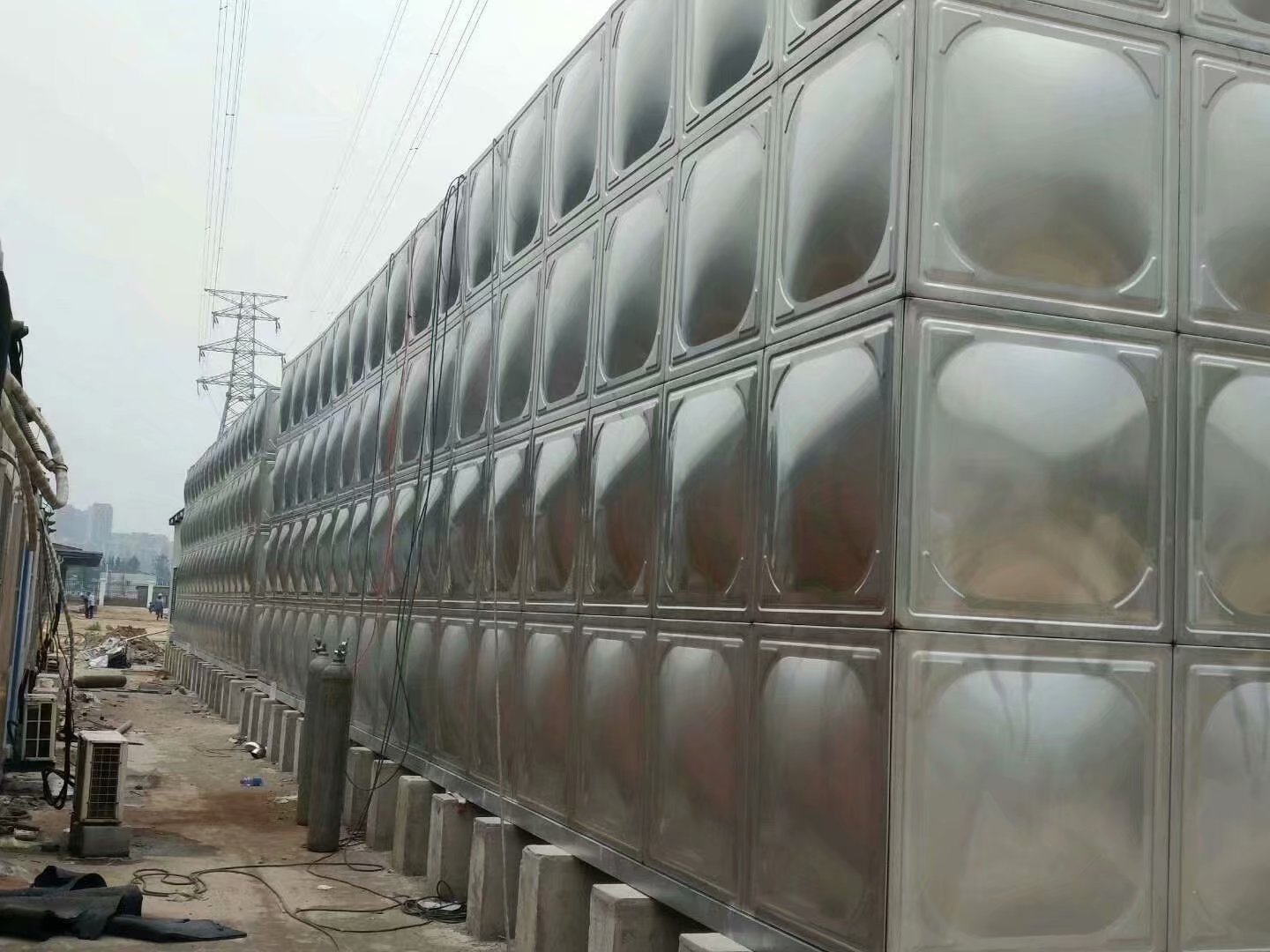 不銹鋼沖壓水箱圖片